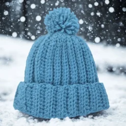 Svetla azurno modra kapa