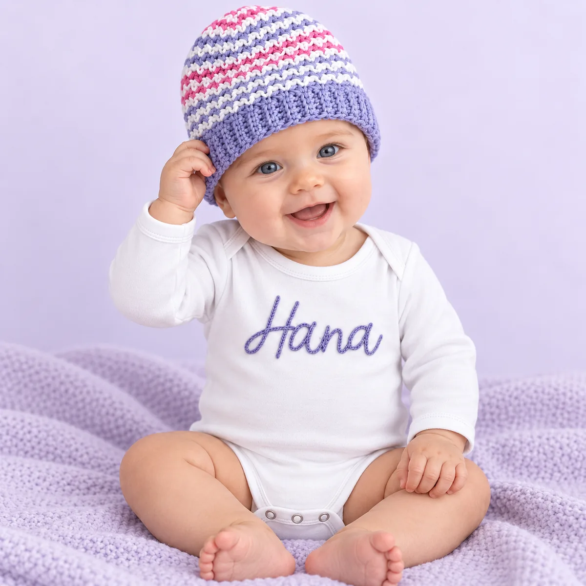 Bombažni personaliziran darilni set za dojenčka z bodijem in kapico